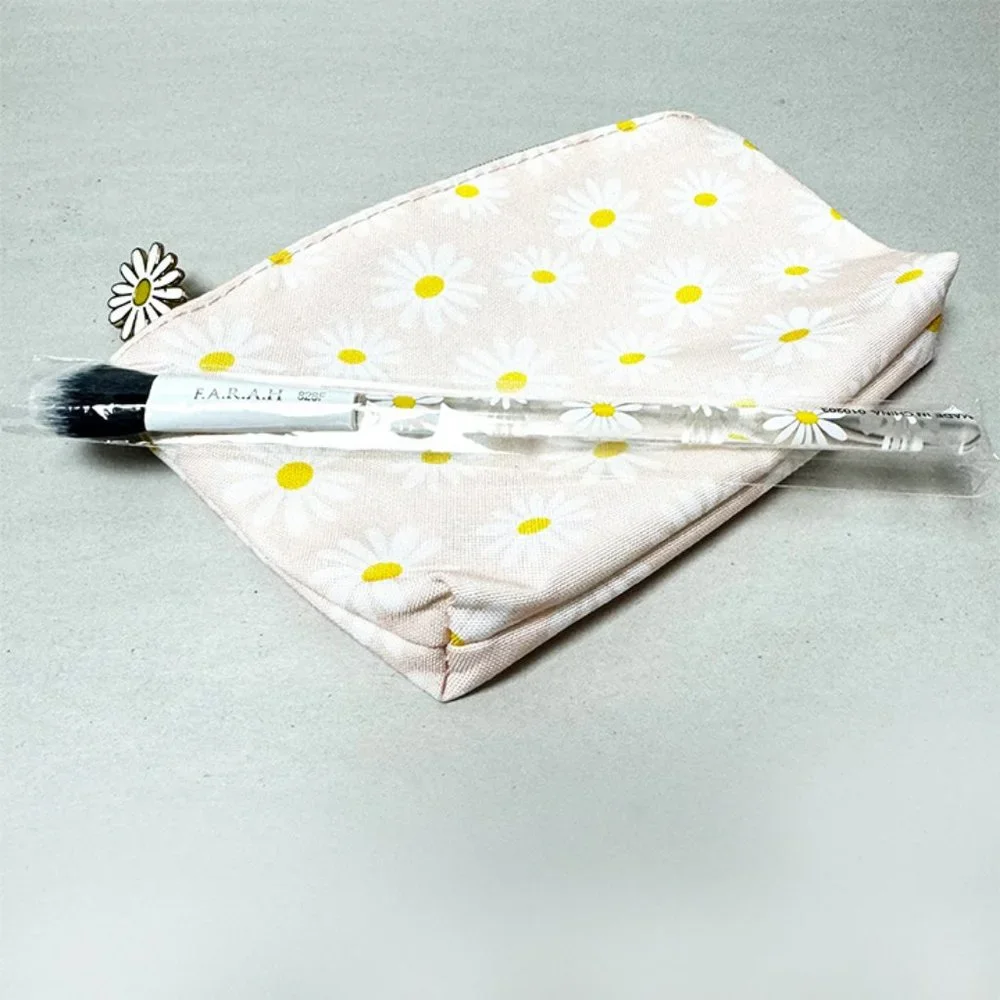 NWT 2 Pc. Daisy F.A.R.A.H 828F Highlight Brush and Cosmetic Bag Bundle